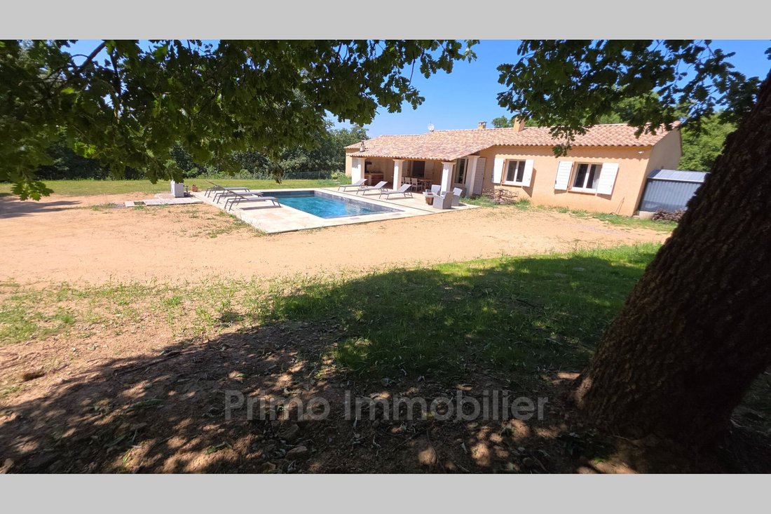 Villa in La Garde-Freinet, Provence-Alpes-Côte d'Azur, France 1 - 18949328