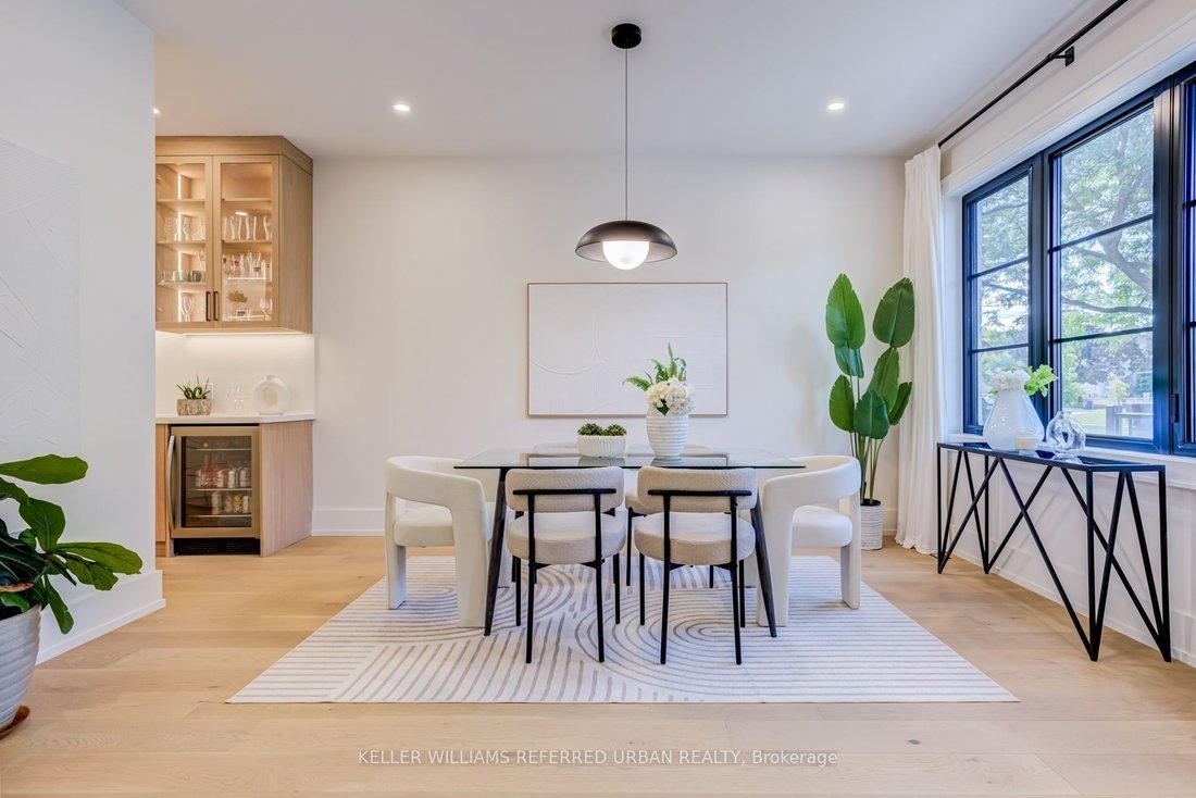 House in Toronto, Ontario, Canada 5 - 18949006