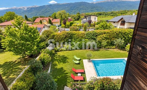 House in Ouest, Saint-Genis-Pouilly, France 1