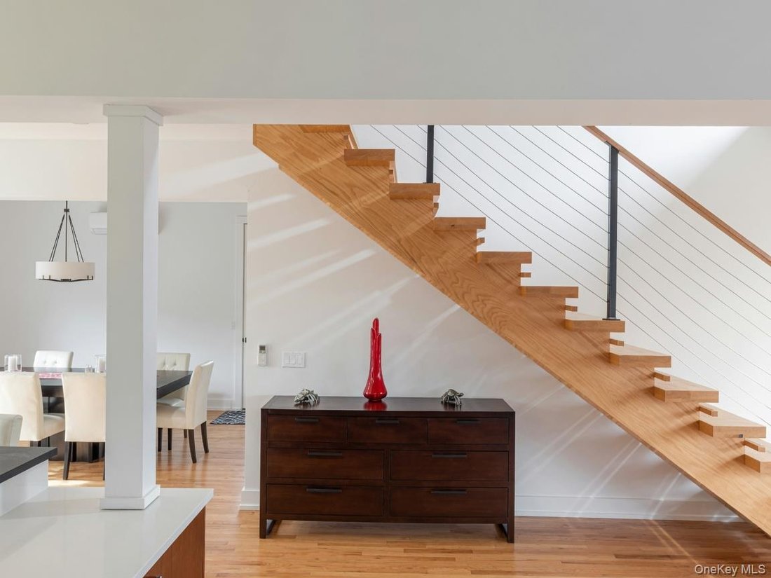 House in Yaphank, New York, United States 3 - 18948503