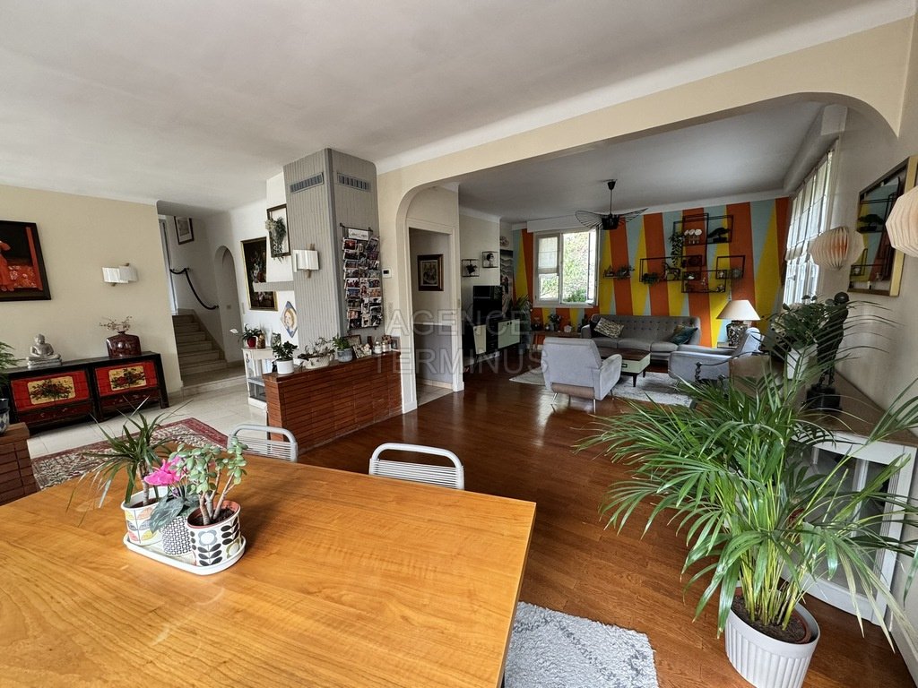 House in Centre Ville-Commerce, Enghien-les-Bains, France 3 - 18950263