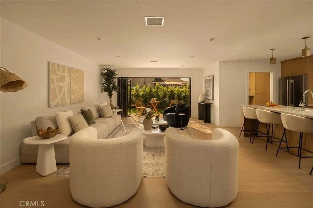 House in Signal Hill, California, United States 5 - 18953609