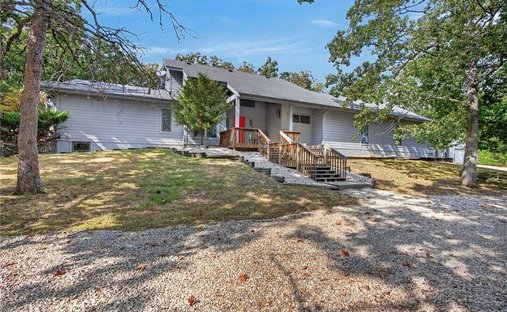 House in Linn Creek, Missouri, United States 1