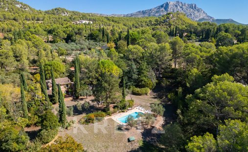 House in Le Tholonet, Provence-Alpes-Côte d'Azur, France 1