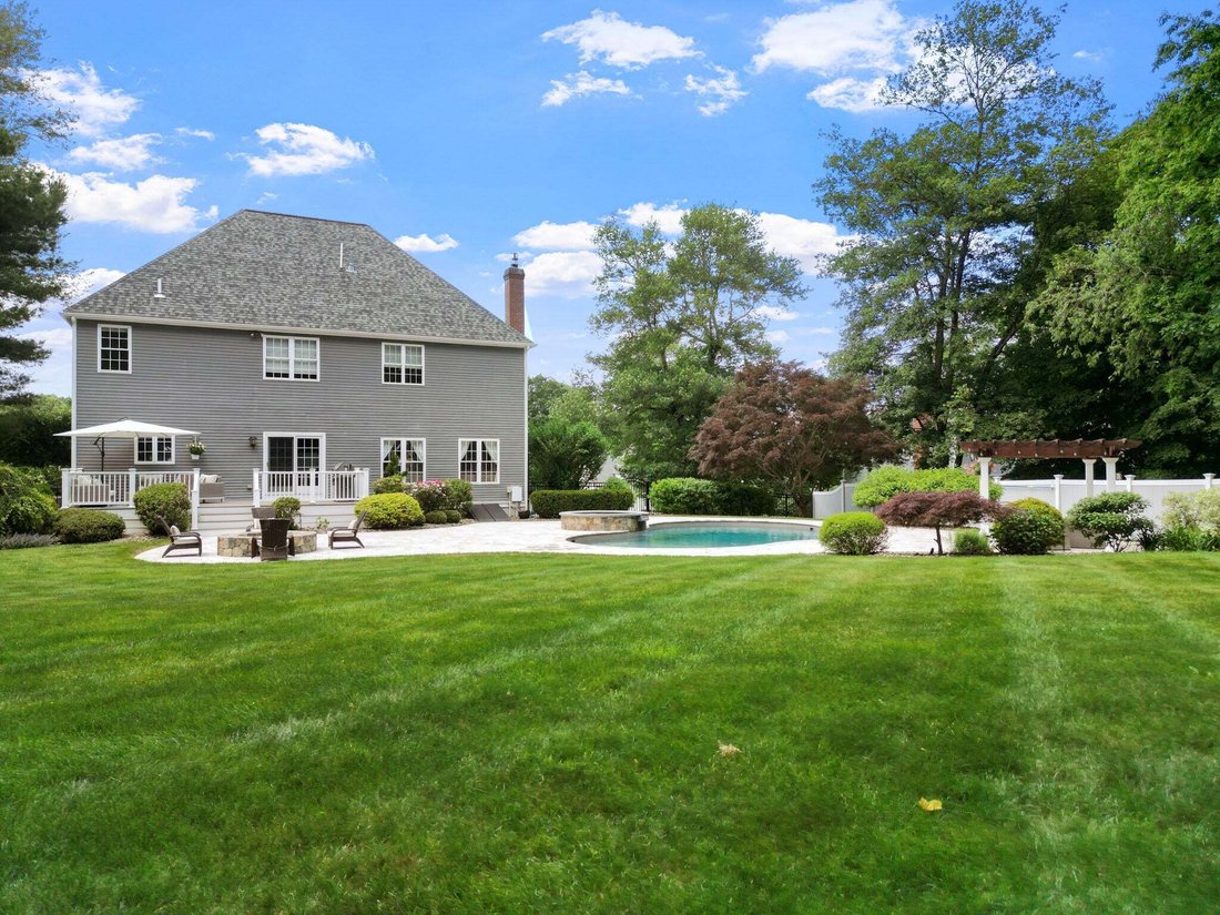 House in Medway, Massachusetts, United States 3 - 18948390