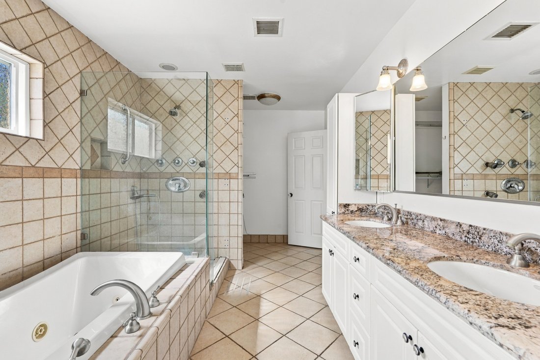 House in Fullerton, California, United States 5 - 18951111