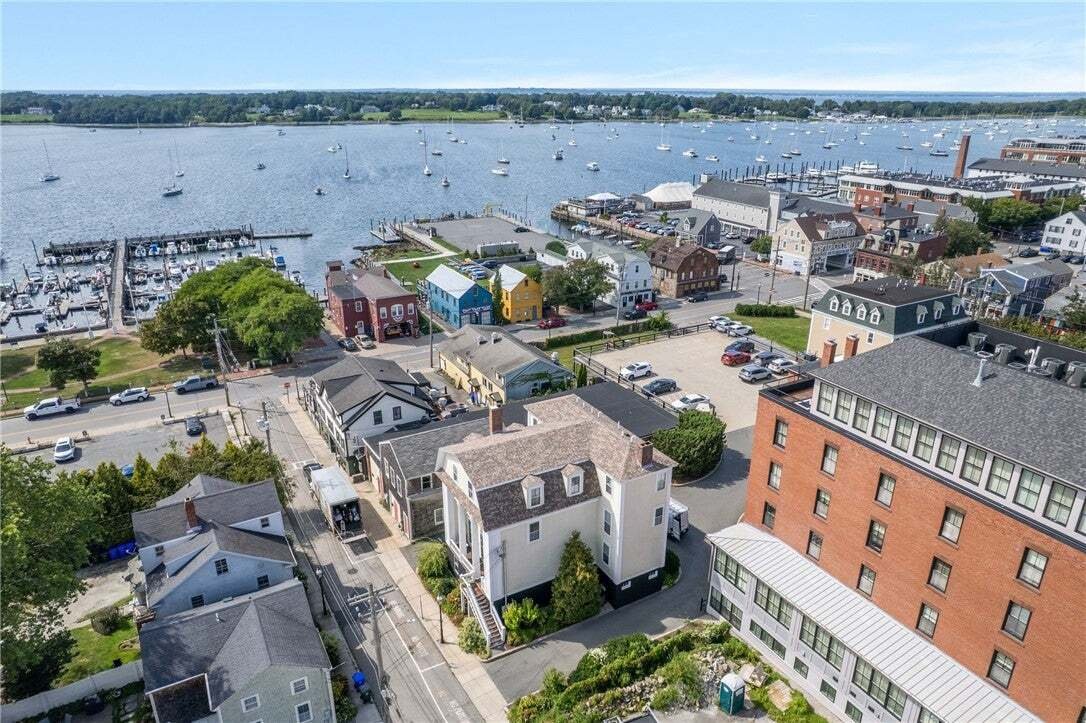 Condo in Bristol, Rhode Island, United States 3 - 18952114
