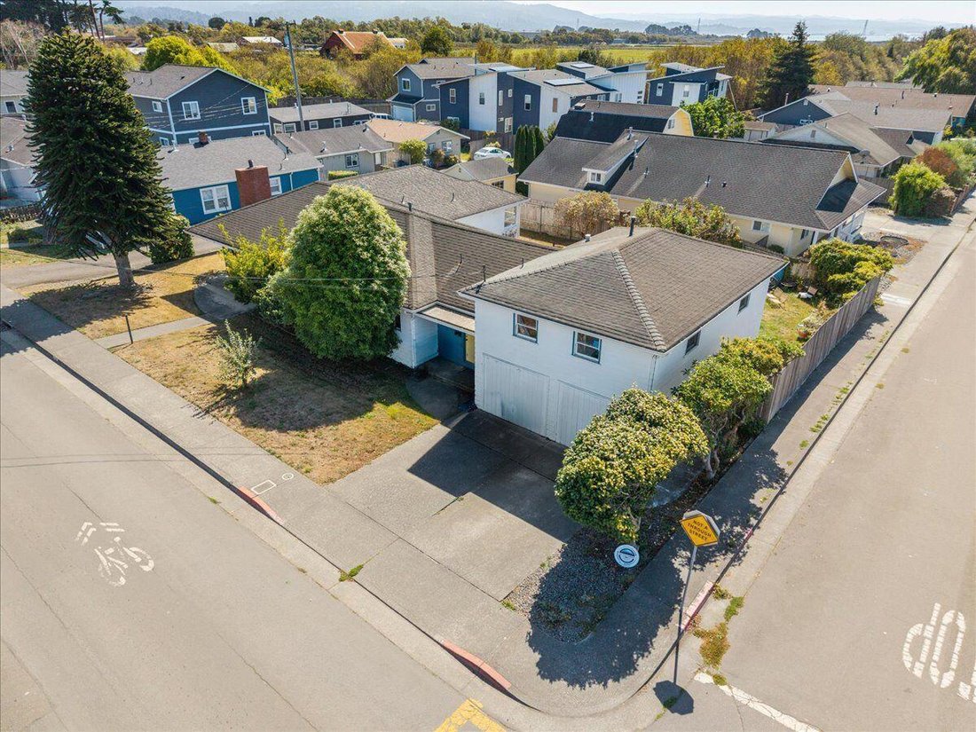 Arcata, California, United States 4 - 18950647