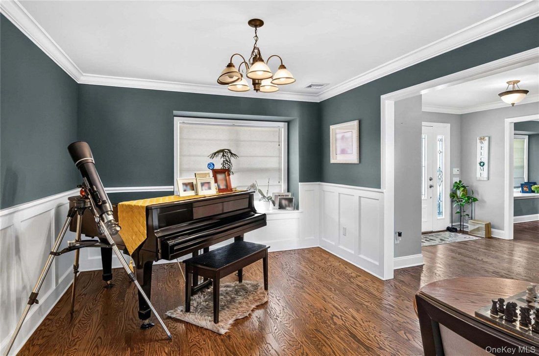 House in West Islip, New York, United States 4 - 18952338