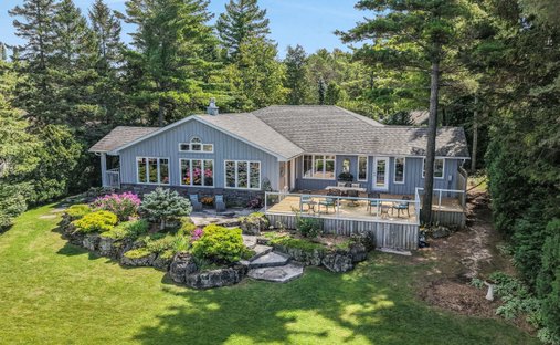 House in Wasaga Beach, Ontario, Canada 1