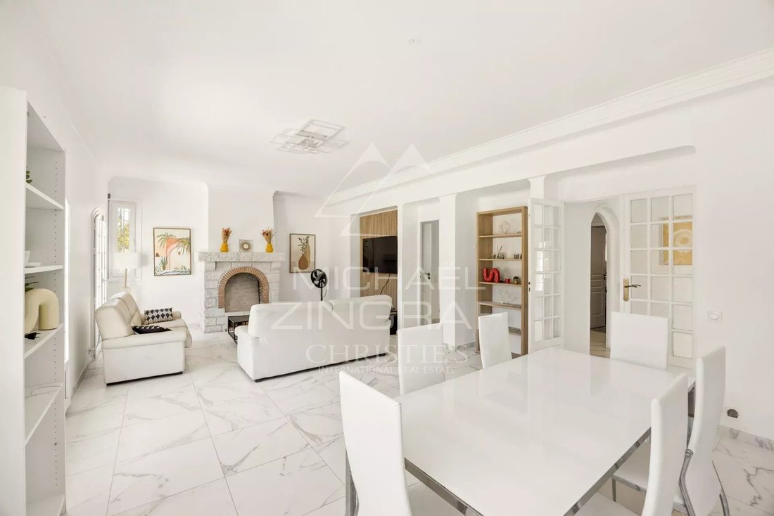 Villa in Mougins, Provence-Alpes-Côte d'Azur, France 4 - 18950121