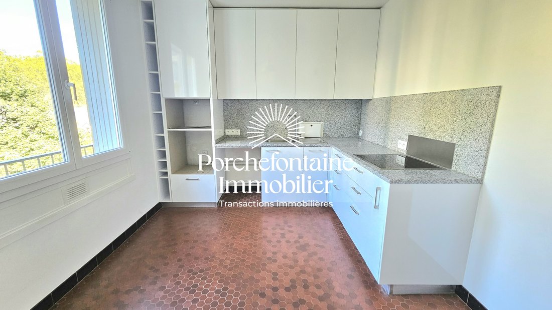 Apartment in Domaine National du Château, Versailles, France 4 - 18954289