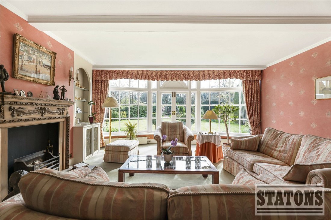 House in Barnet, England 3 - 18948643