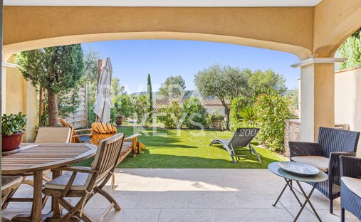 House in La Motte, Provence-Alpes-Côte d'Azur, France 1