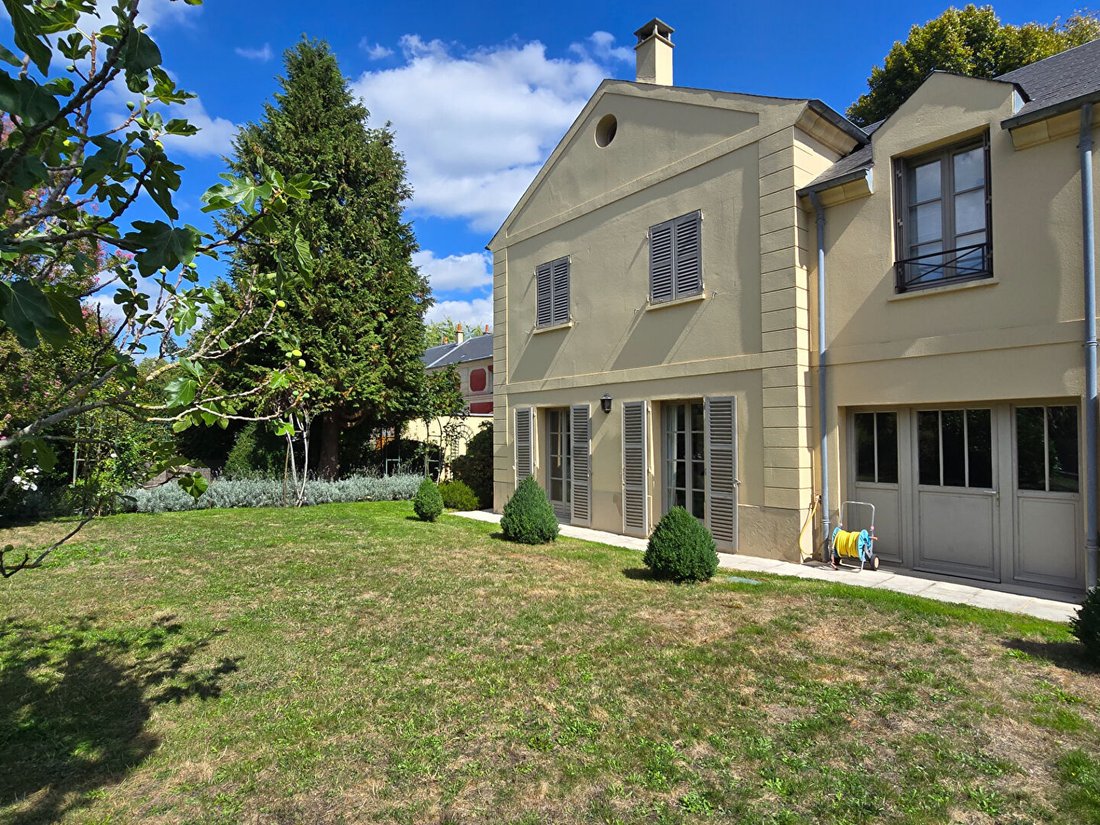 Villa in Domaine National du Château, Versailles, France 1 - 18949612