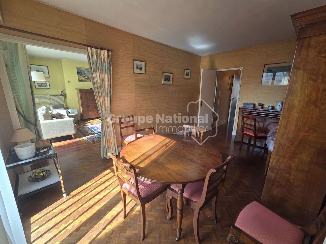 Apartment in Domaine National du Château, Versailles, France 3 - 18954432