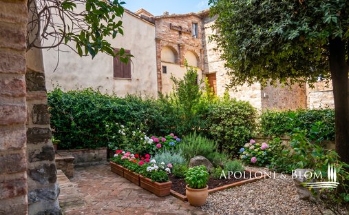 House in Contignano, Tuscany, Italy 1