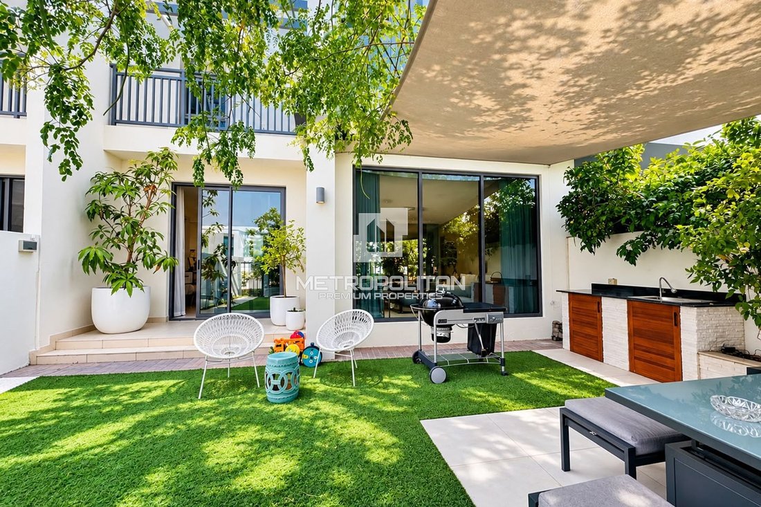 Villa in Hadaeq Sheikh Mohammed Bin Rashid, Dubai, United Arab Emirates 2 - 18950383
