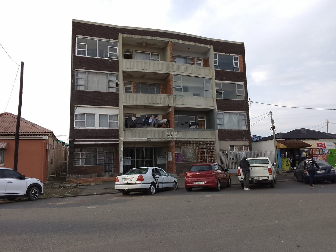 Apartment in Quigney, KuGompo City, South Africa 1 - 18950489