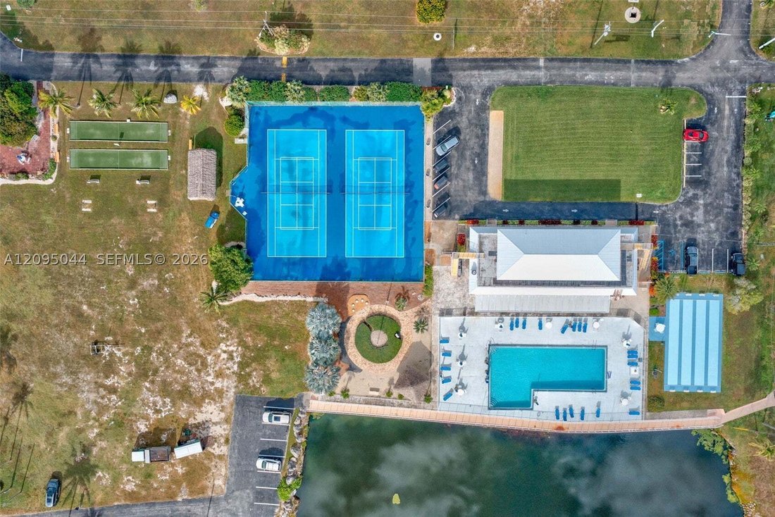 Key Colony Beach, Florida, United States 2 - 18954401