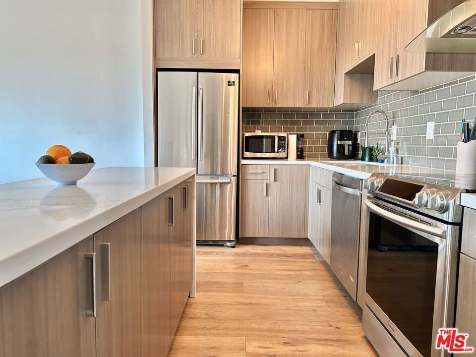 Condo in Los Angeles, California, United States 4 - 18952223