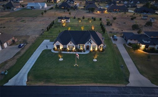 House in Granbury, Texas, United States 1