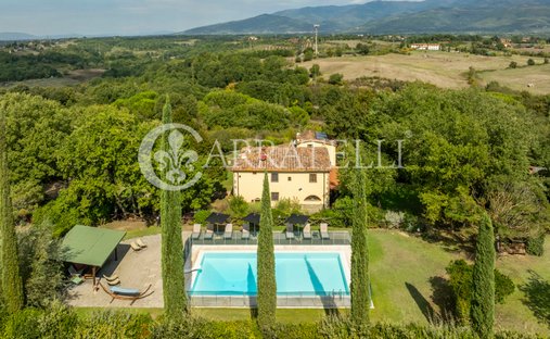 Country House in Terranuova Bracciolini, Tuscany, Italy 1