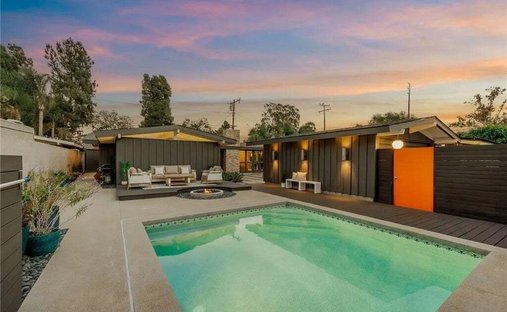 House in Signal Hill, California, United States 1
