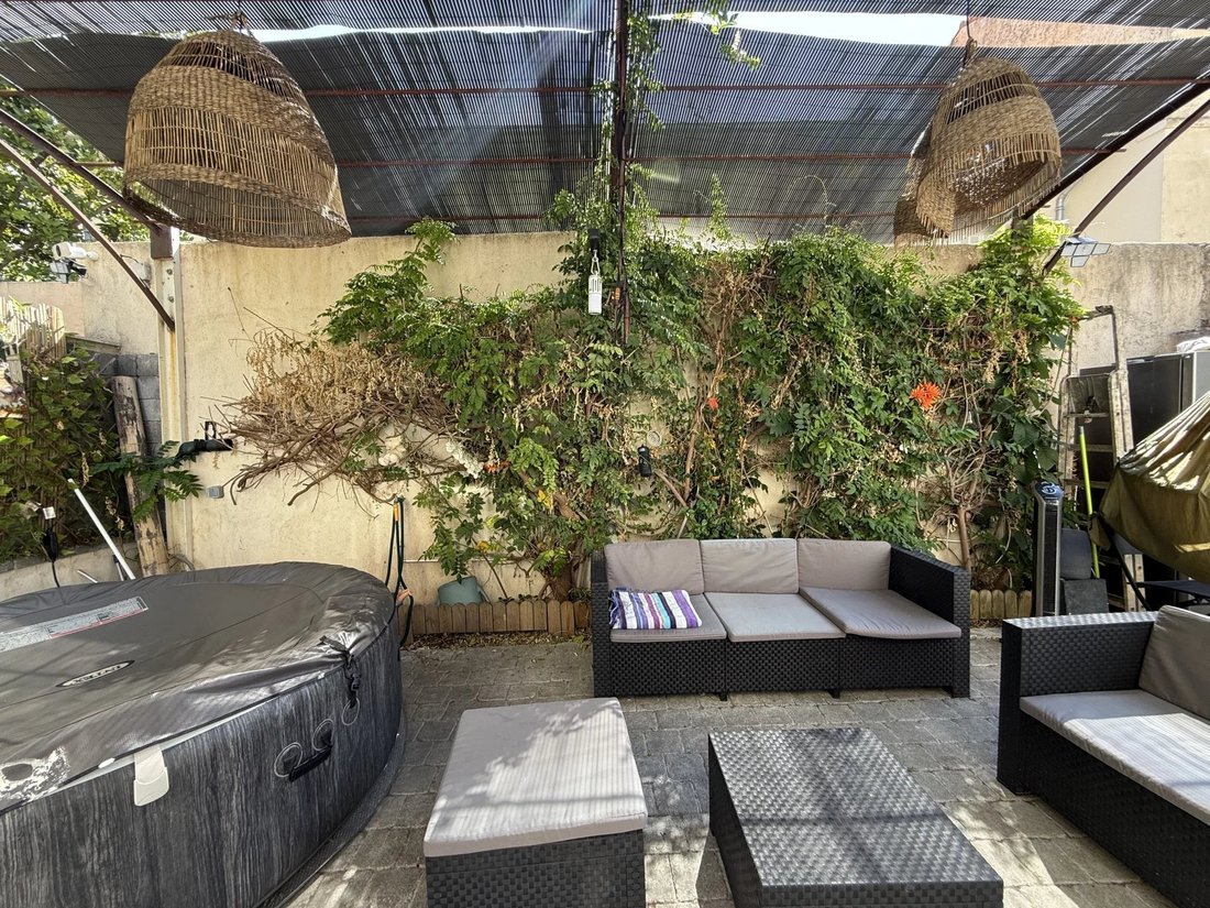Apartment in Saint Nicolas, Cannes, France 5 - 18949709