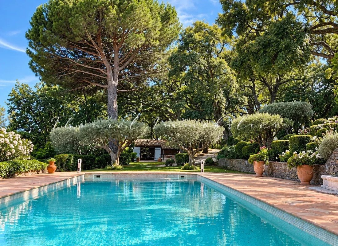 House in La Garde-Freinet, Provence-Alpes-Côte d'Azur, France 3 - 18949649