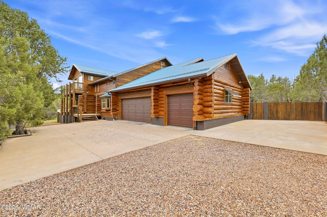 Show Low, Arizona, United States 2 - 18951634