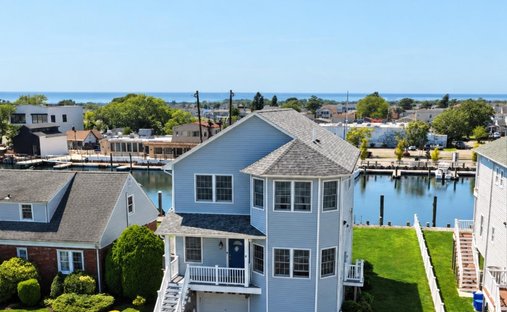 House in Freeport, New York, United States 1