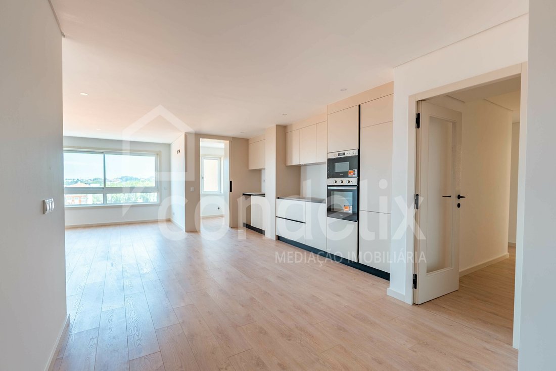 Apartment in Mafamude e Vilar do Paraiso, Porto District, Portugal 2 - 18954977