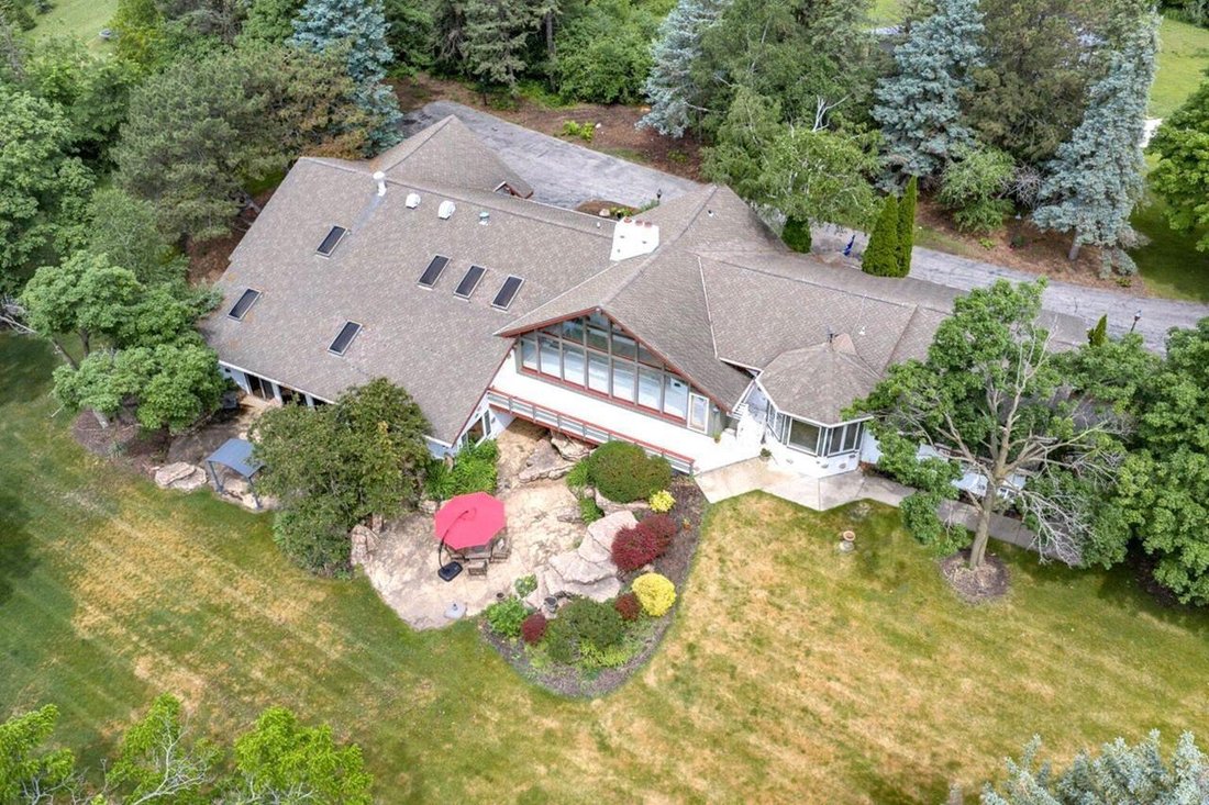House in Menomonee Falls, Wisconsin, United States 1 - 18948351