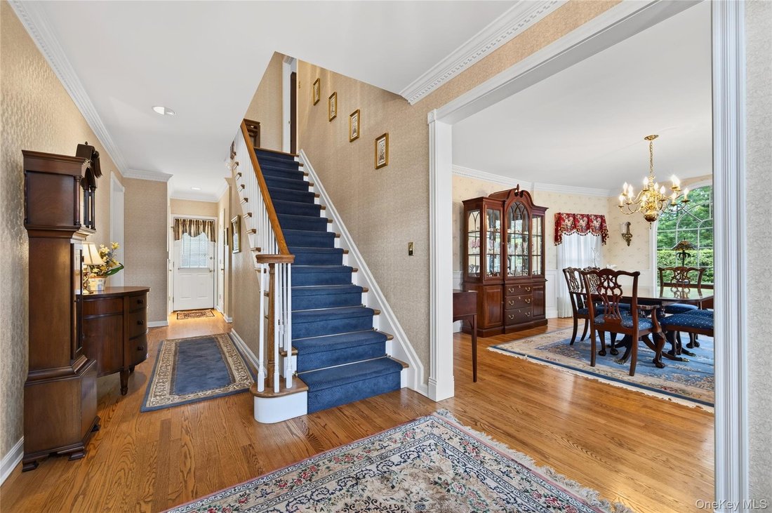 House in Garden City, New York, United States 3 - 18952399