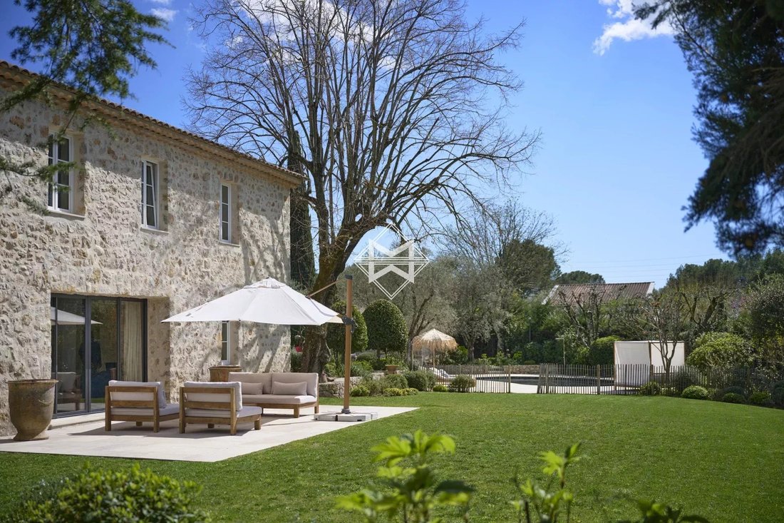 Villa in Mougins, Provence-Alpes-Côte d'Azur, France 1 - 14071810