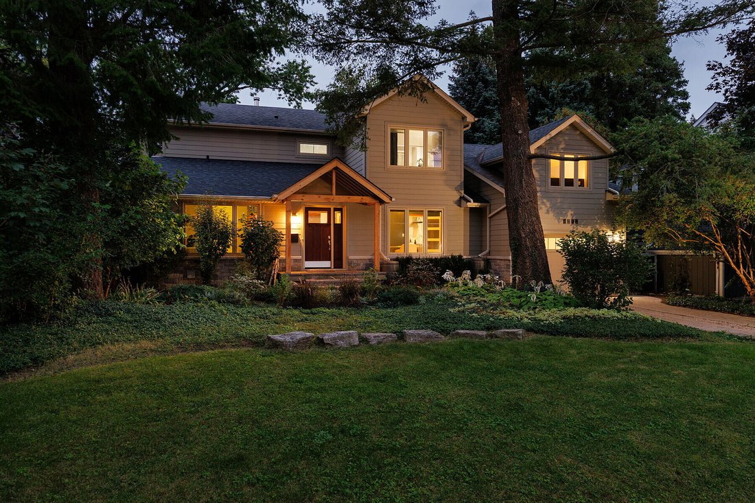 House in Oakville, Ontario, Canada 3 - 18950905