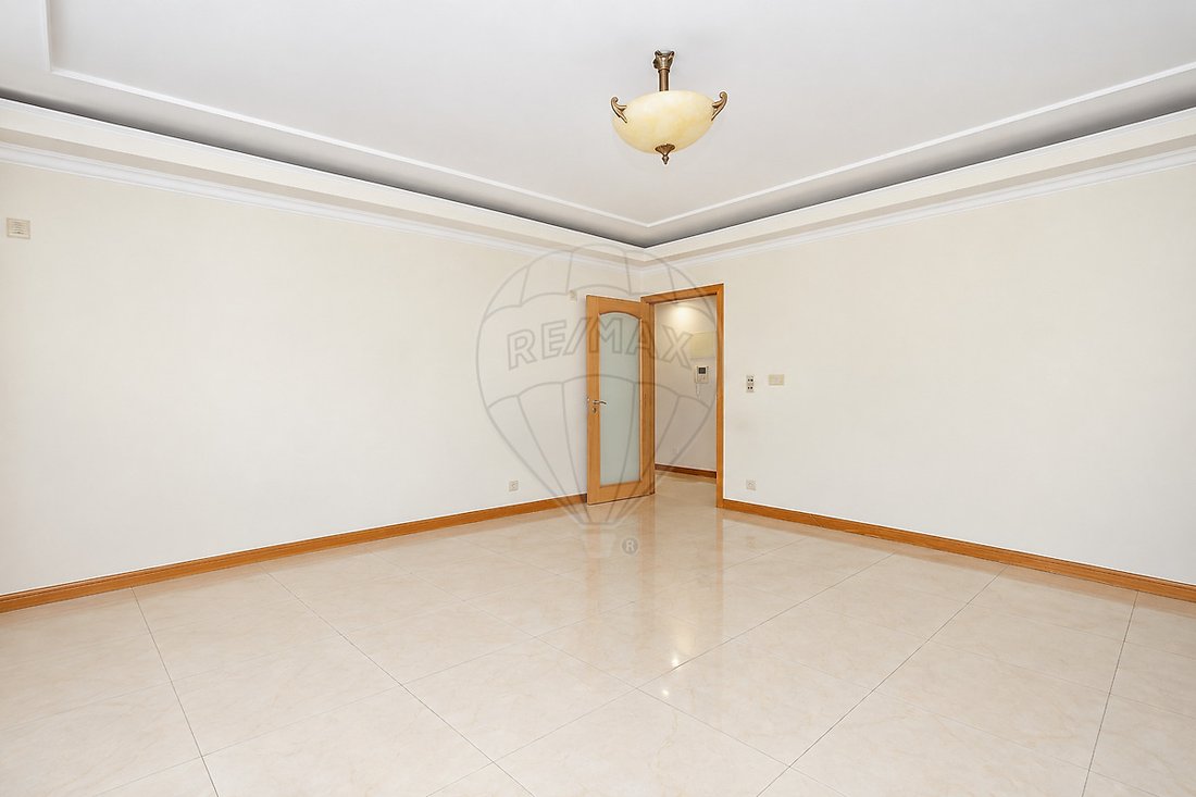 Apartment in Odivelas, Lisbon, Portugal 5 - 18948604