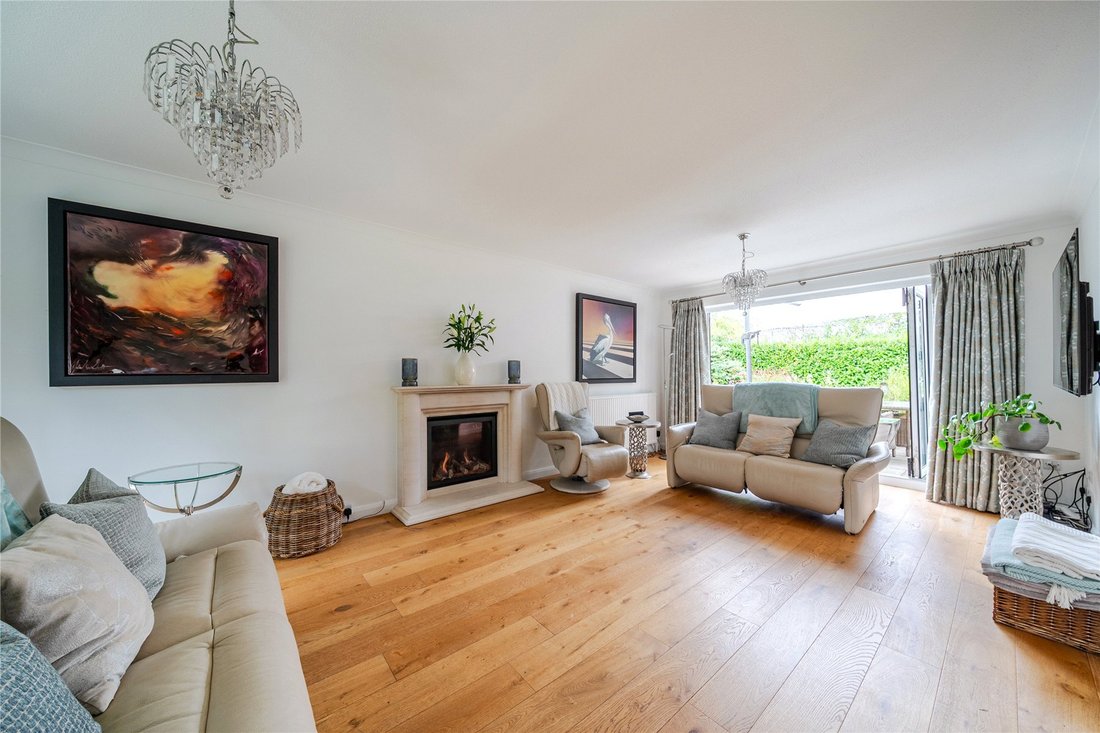 House in Horsell, Woking, England 5 - 18952278