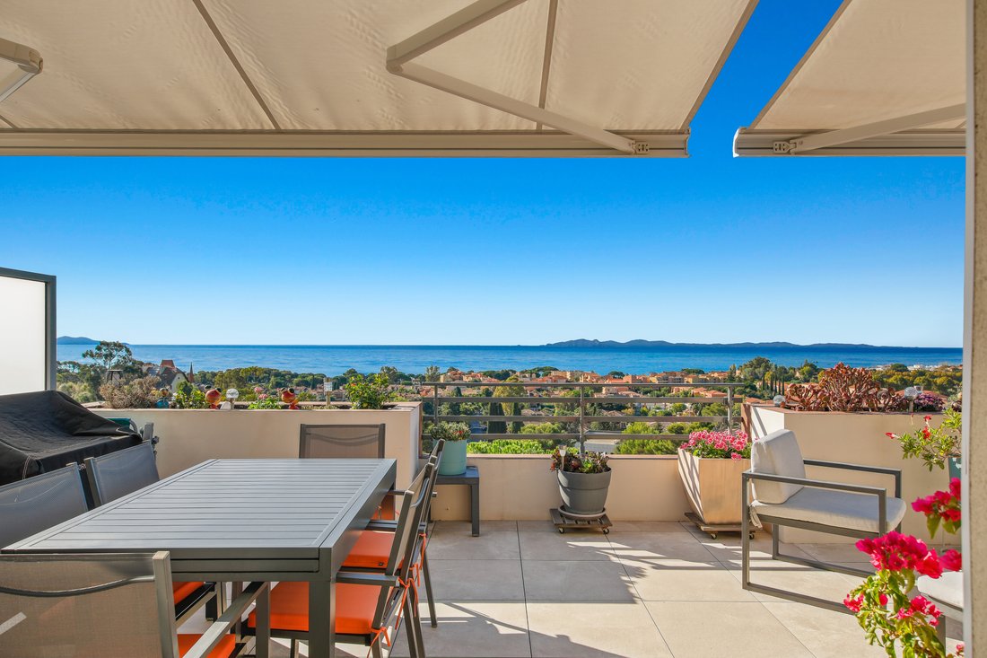 Apartment in La Londe-les-Maures, Provence-Alpes-Côte d'Azur, France 1 - 18954098