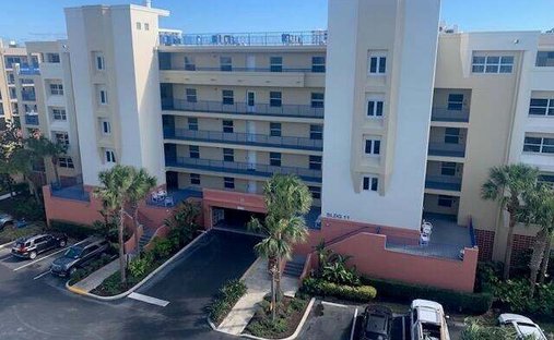 Condo in New Smyrna Beach, Florida, United States 1