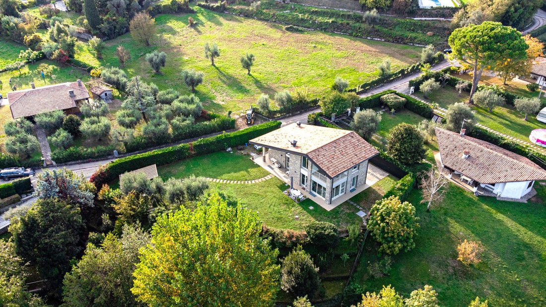 Villa in San Felice del Benaco, Lombardy, Italy 4 - 18955072