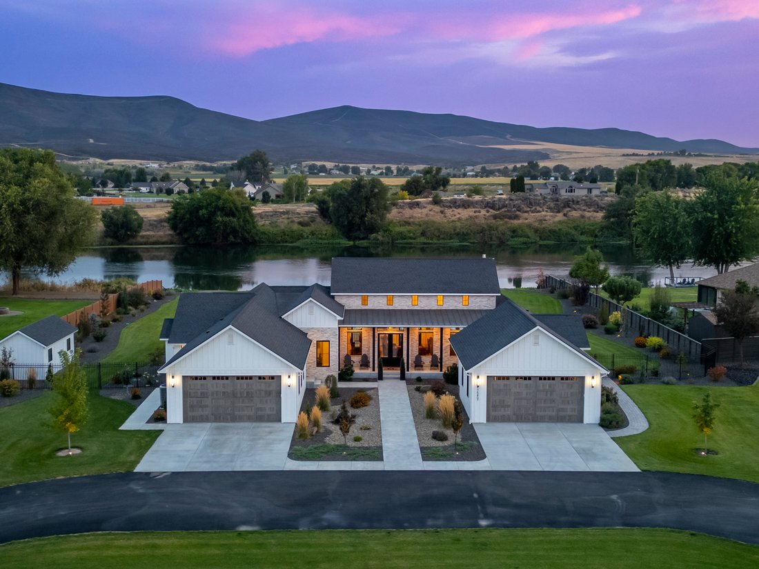 Prosser, Washington, United States 4 - 18950652