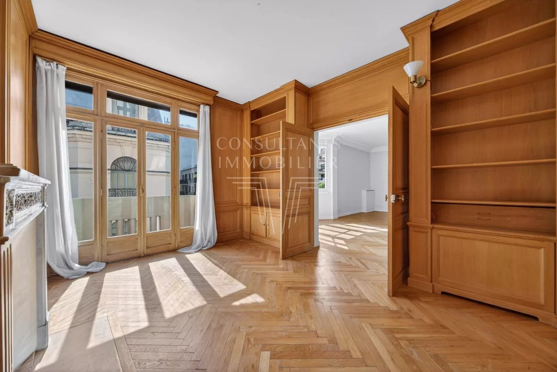Apartment in Saint James-Delabordère, Neuilly-sur-Seine, France 1 - 18948869