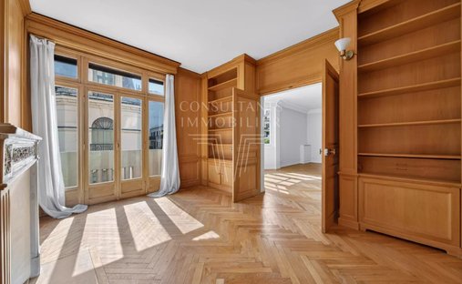 Apartment in Saint James-Delabordère, Neuilly-sur-Seine, France 1