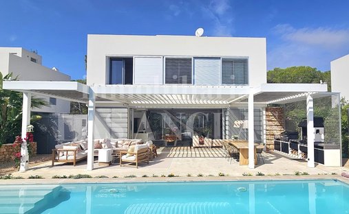 Villa in Cala Llenya, Santa Eularia des Riu, Balearic Islands 1