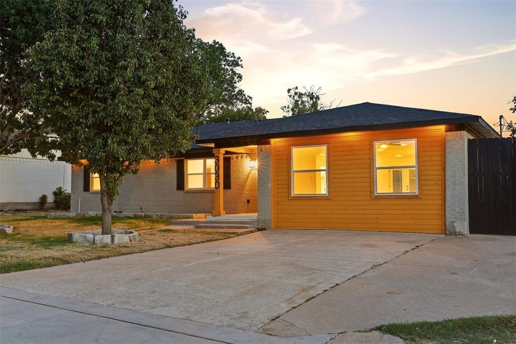 House in Farmers Branch, Texas, United States 1 - 18949147
