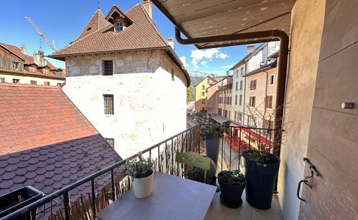Penthouse in Galbert, Annecy, France 1