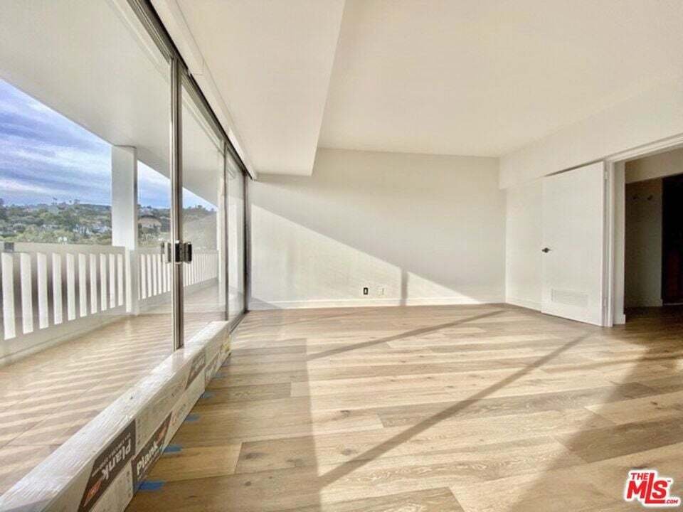 Condo in Los Angeles, California, United States 5 - 18952223