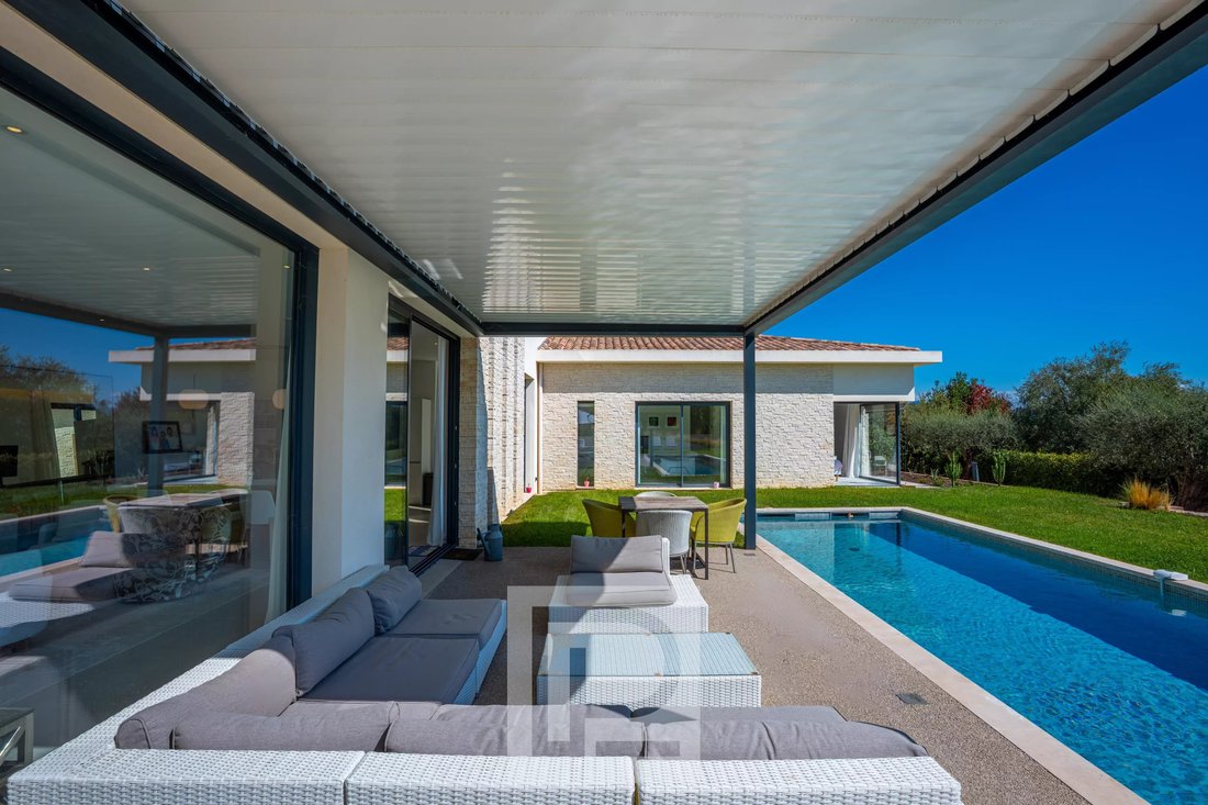 House in Nord, Roquefort-les-Pins, France 2 - 18949855